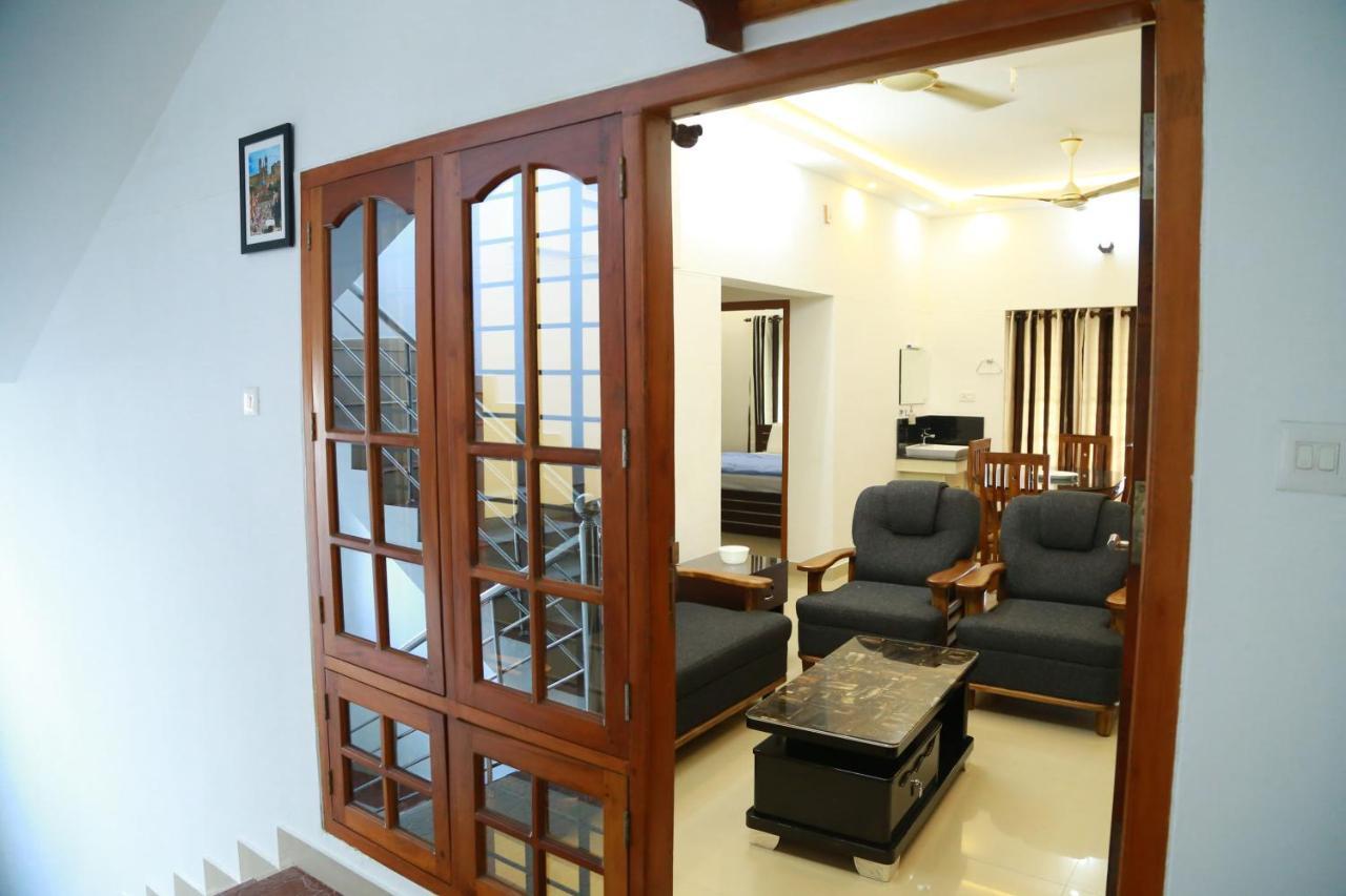 Down Town Holidays Thiruvananthapuram Dış mekan fotoğraf